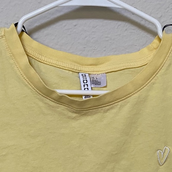 💛  Embroidered T-Shirt - Picture 8 of 8